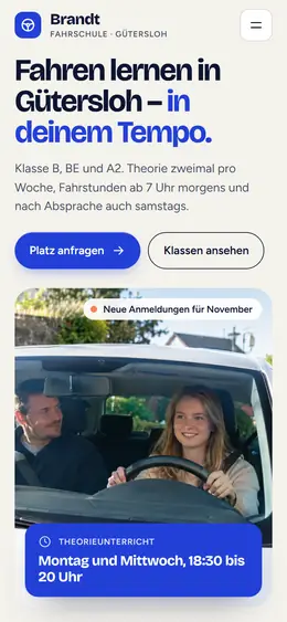 Derselbe Beispiel-Entwurf der Fahrschule auf dem Handy